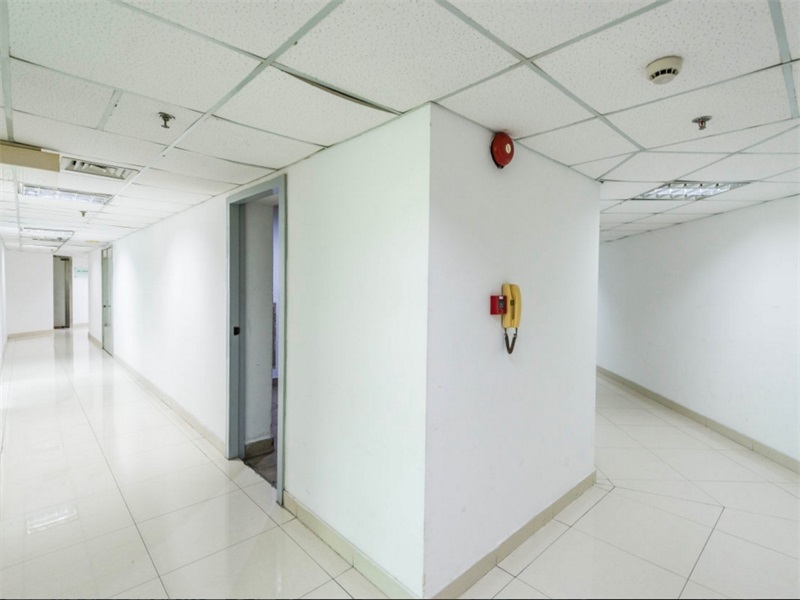 环球世界大厦服务式办公室租赁-公共走道