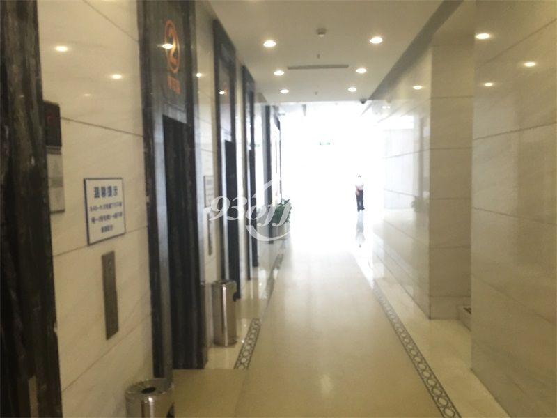 国旅大厦办公楼出租-写字楼大堂电梯