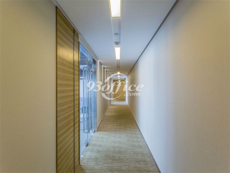 静安高和大厦商务楼出租-写字楼走道