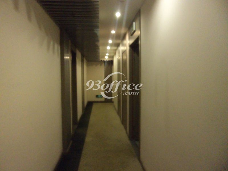 裕景国际商务广场商务楼出租-写字楼走道