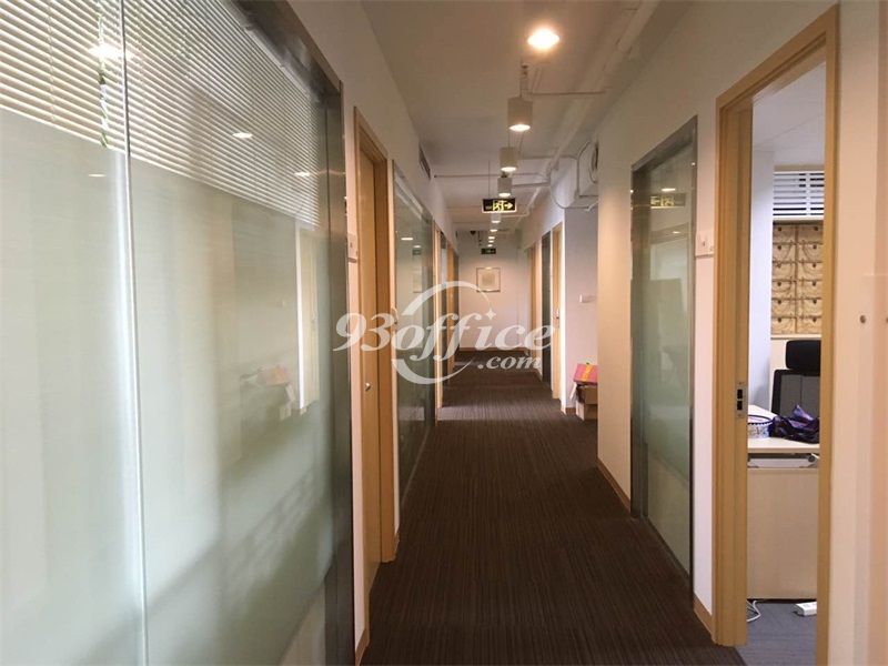 百乐门大都会共享办公空间租赁-公共走道