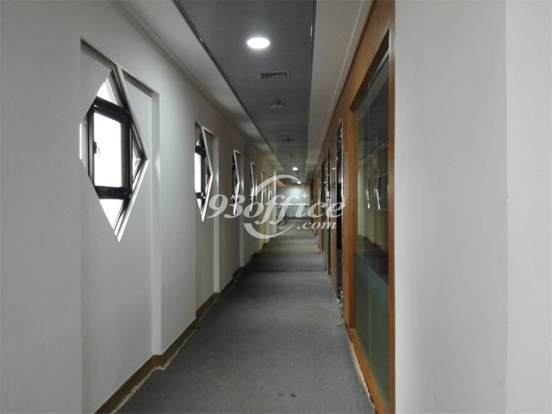 环中商厦商务楼出租-写字楼走道