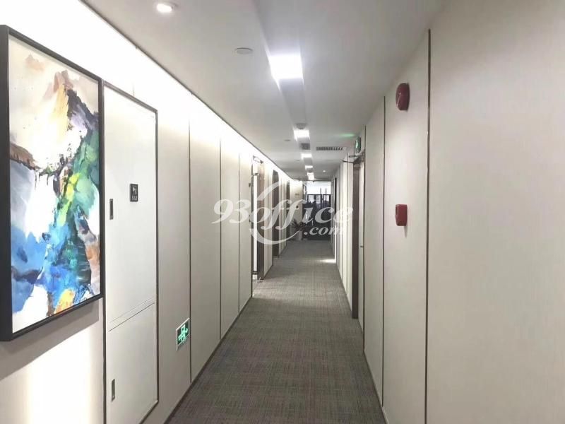 古北SOHO商务楼出租-写字楼走道