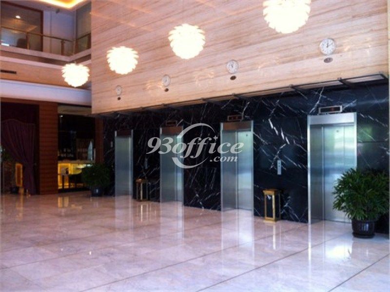 龙峰大厦办公楼出租-写字楼大堂电梯