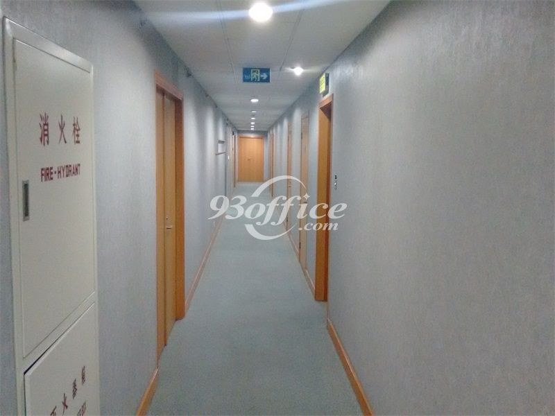 中国保险大厦商务楼出租-写字楼走道