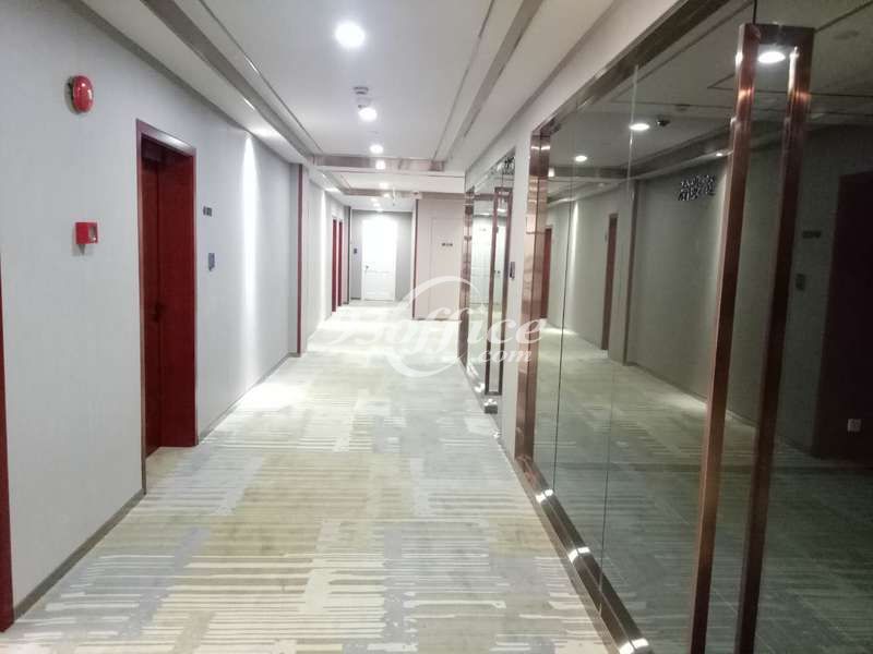 东银中心商务楼出租-写字楼走道