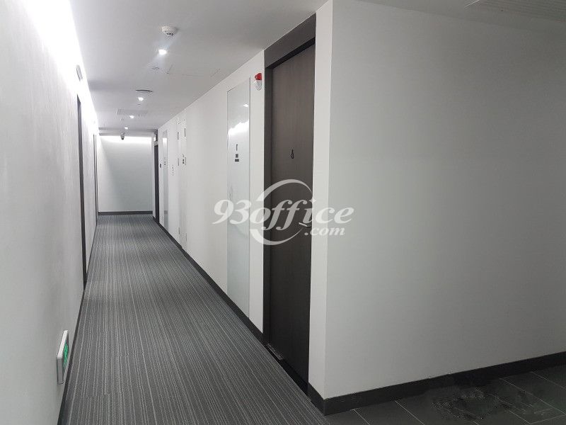 SOHO天山广场商务楼出租-写字楼走道