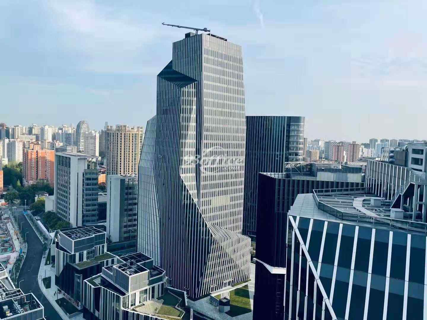 IM长宁国际发展广场写字楼出租-办公楼外立面