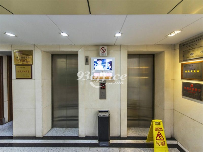 静安现代产业大厦办公楼出租-写字楼大堂电梯