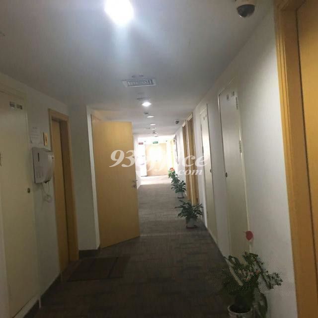 久强大厦商务楼出租-写字楼走道
