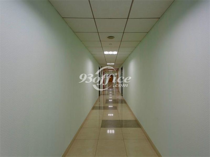 大宁国际商业广场商务楼出租-写字楼走道