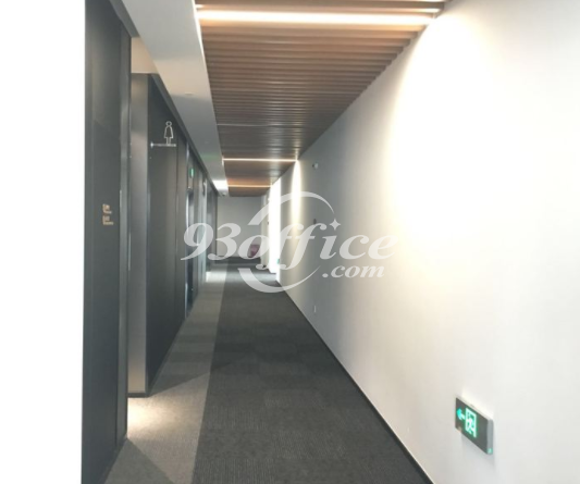 锦和中心商务楼出租-写字楼走道