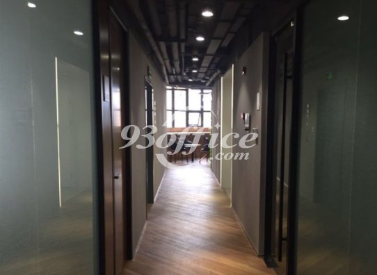 爱谦大厦商务楼出租-写字楼走道