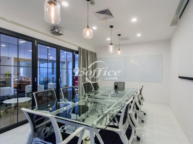 新邻生活广场服务式办公室租赁-会议室