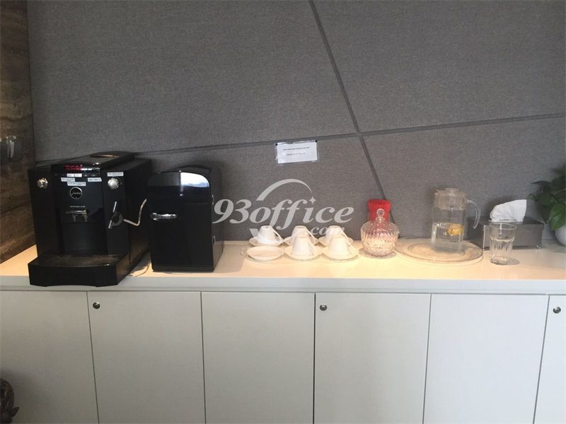 品尊中心服务式办公室租金-茶水区