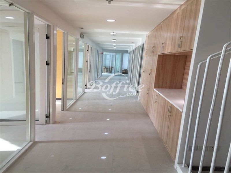 汇阳广场服务式办公室租赁-公共走道