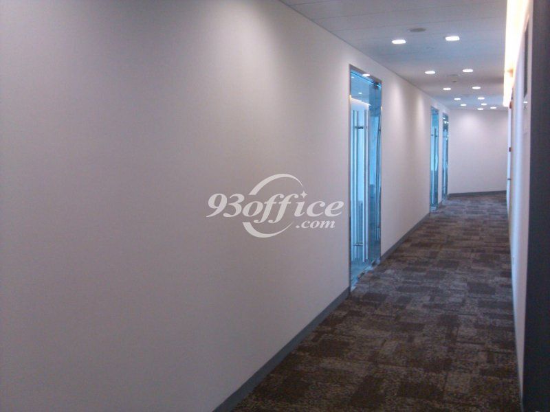 利通广场商务楼出租-写字楼走道