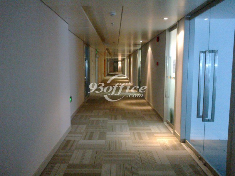 盛邦国际大厦商务楼出租-写字楼走道