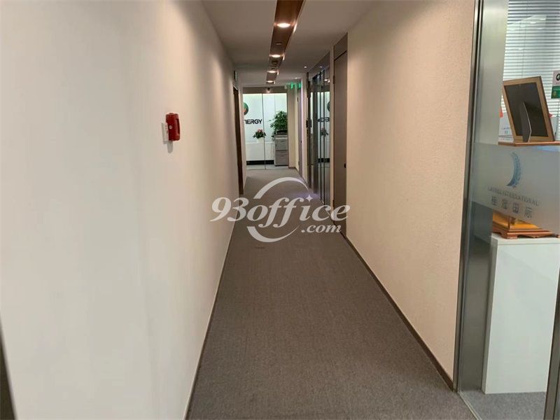 宏汇国际广场商务楼出租-写字楼走道