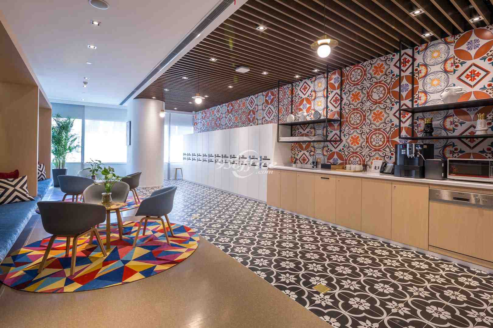 雅居乐国际广场办公楼出租-写字楼大堂电梯