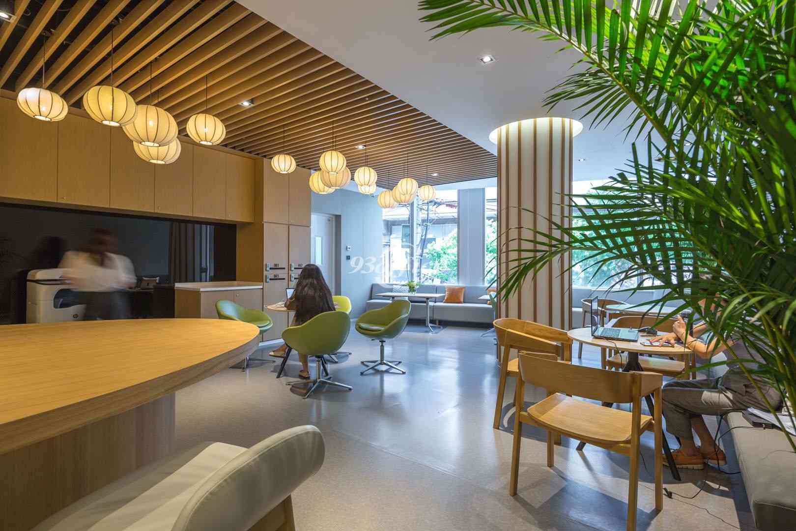 雅居乐国际广场写字楼租赁-办公楼入口