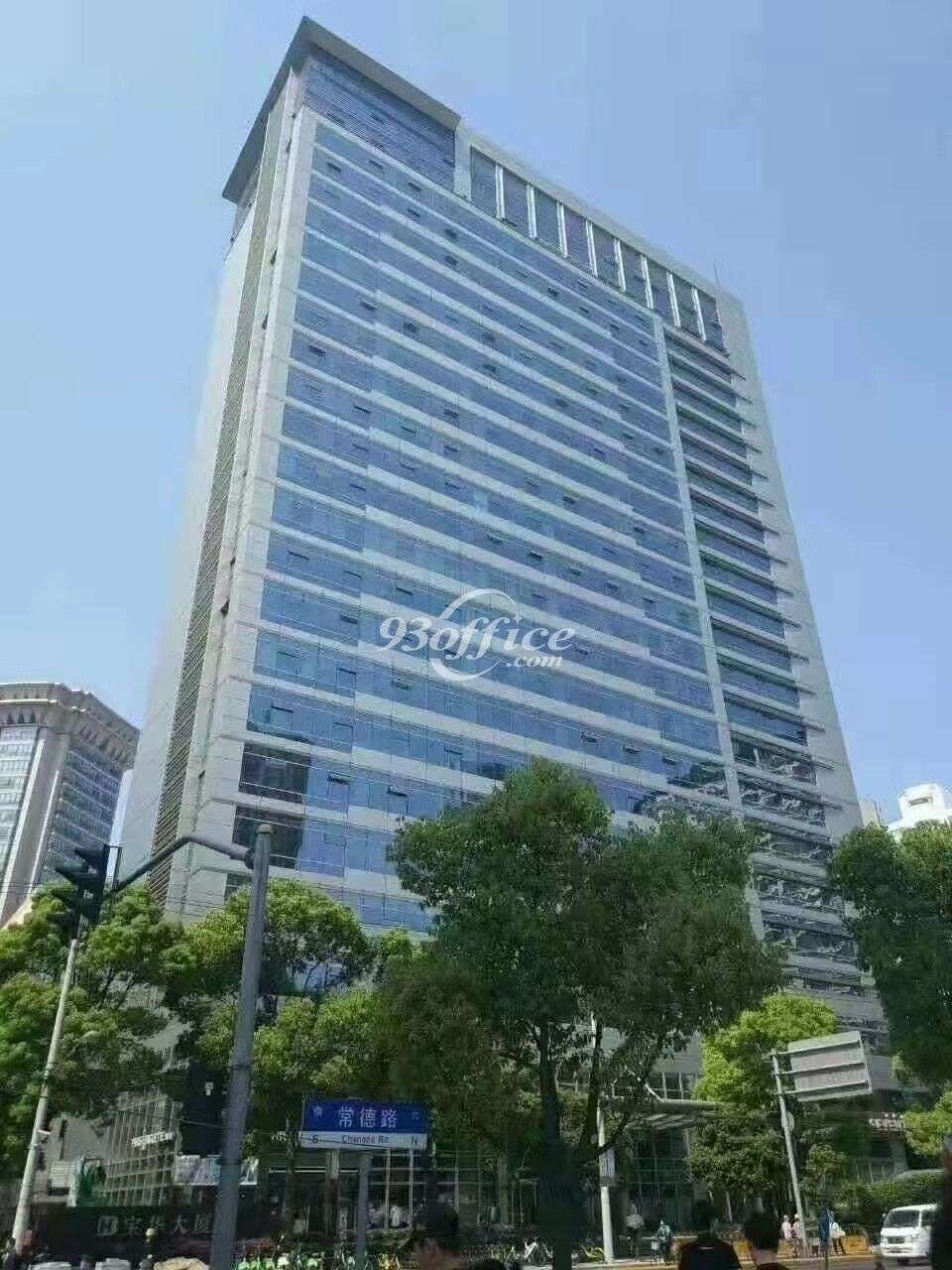 宝华大厦写字楼出租-办公楼外立面